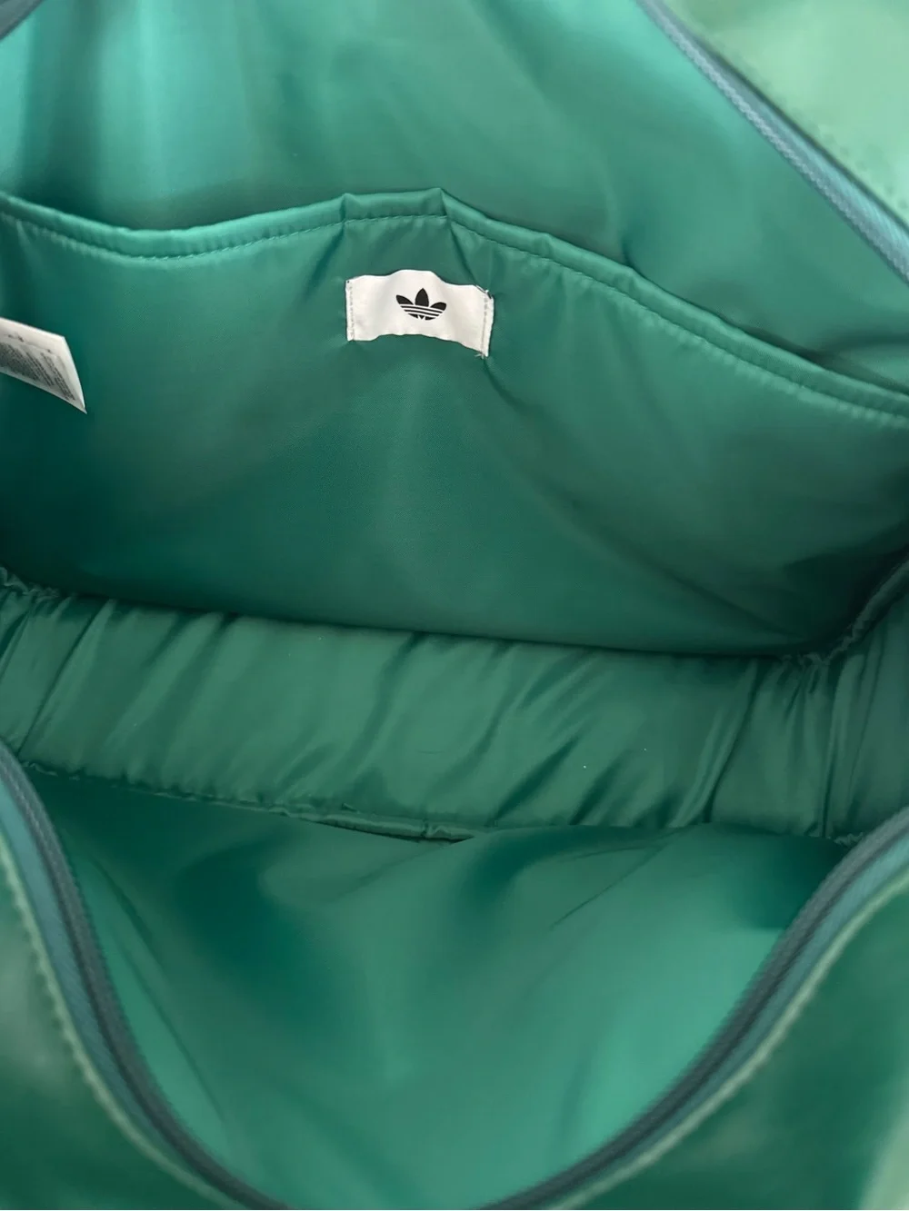 adidas OG large Airliner Shoulder Bag Lining with Trefoil Tag - Picture 7 of 12